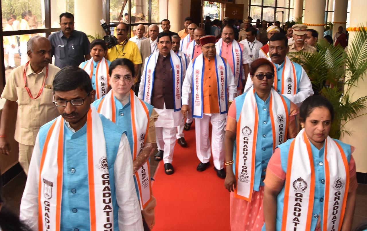 Dr. B.D. Jatti Homoeopathic Medical College, Hospital & Post Graduate Research Centre Dharwad Graduation Day Celebration photo 5